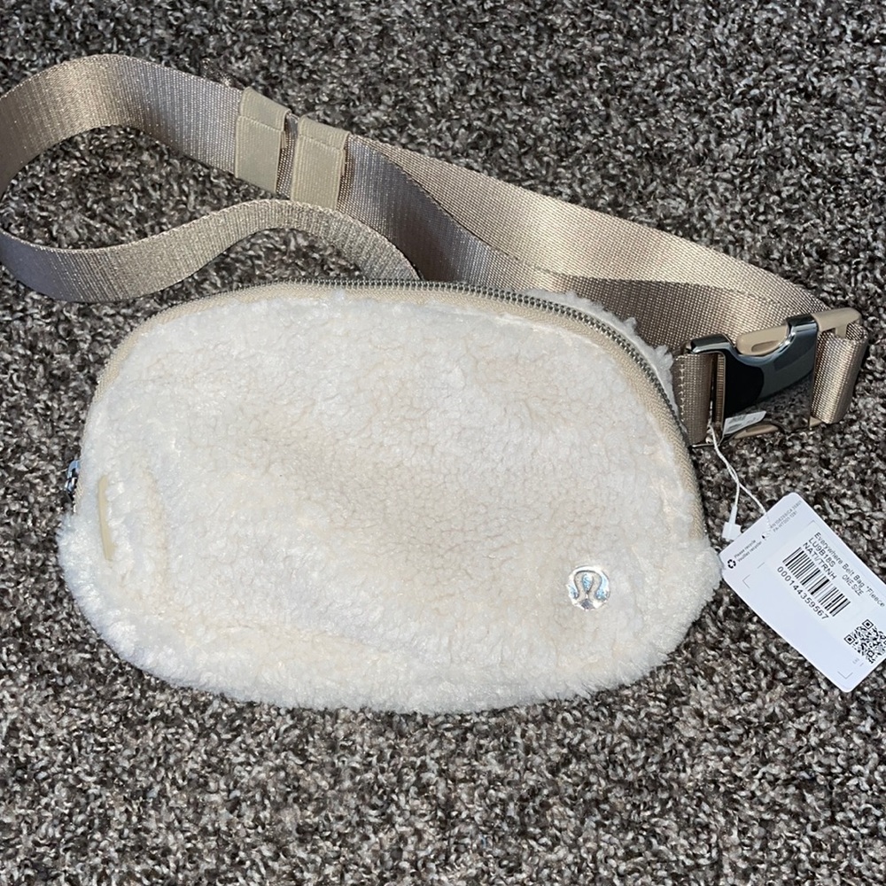 NWT Lululemon Fleece Everywhere Belt Bag